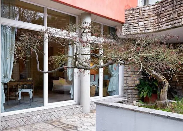 Finardi Bed & Breakfast *